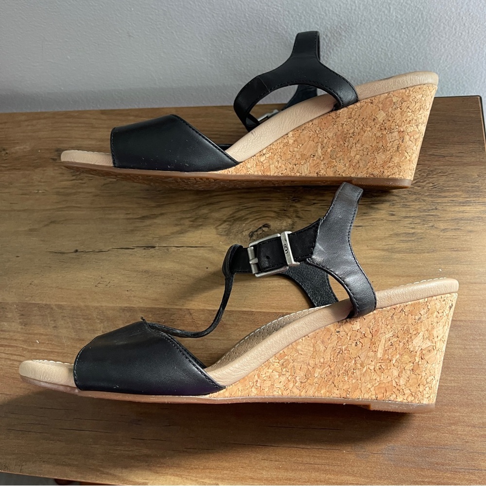 UGG Australia T Strap Leather Cushioned Cork Ankle Buckle Wedge Sandals